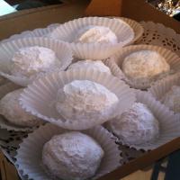 Favourite Mexican Wedding Cakes - Pecan Cookie Balls!_image
