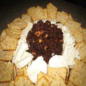 Walnut and Fig Tapenade With Goat Cheese_image