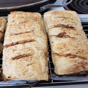 Savory Mince Pastry / Giant Sausage Rolls_image