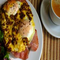 Dutch Uitsmijter: Fried Ham and Eggs With Mustard Cheese_image
