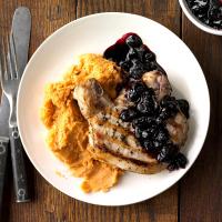 Blueberry Chops with Cinnamon Sweet Potatoes_image