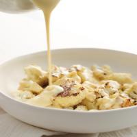 Roasted Cauliflower with Cheese Sauce_image