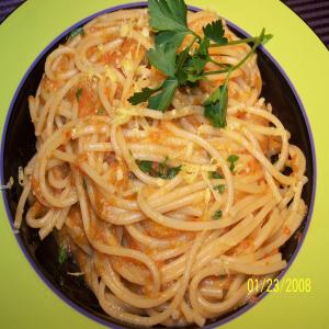 Spaghetti with Sweet Red Pepper Sauce image