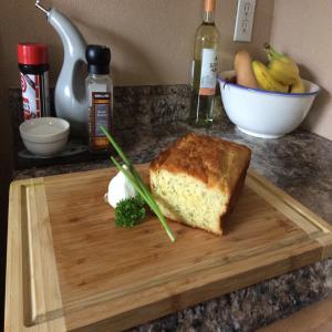Savory Garlic Quick Bread_image