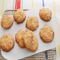 Crispy Oatmeal Coconut Cookies image