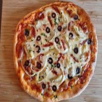 Artichoke Sun-Dried Tomato Pizza_image