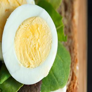 Egg & Spinach Open-Faced Sandwich_image
