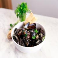 Steamed Mussels with Crusty Bread image