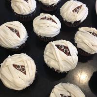Easy Halloween Mummy Cupcakes image