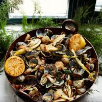 Baked clams with roasted sweet shallots & fennel_image