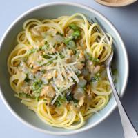 Linguine with Herbed Clam Sauce_image