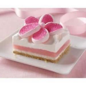 Strawberry Creme Bars with StrawberryMallows Flowers_image