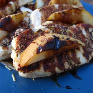 Grilled Pork Chops with Balsamic Caramelized Pears_image