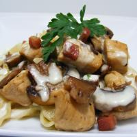 Chicken and Bowtie Pasta with Asiago Cream Sauce_image