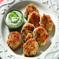 Southern-Style Crab Cakes with Cool Lime Sauce_image