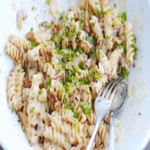 Garlic and Herb Pasta with Toasted Walnuts_image