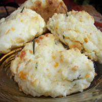 Rosemary Cheddar Biscuits_image