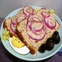 Rye Bread Sandwiches With Tuna, Pickle and Cream Cheese_image