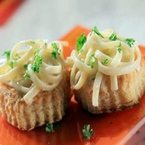 Linguini with Lemon Cream Sauce on Puff Pastry_image