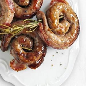 Sausage, pancetta & rosemary pinwheels_image