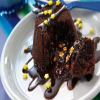 Midnight Molten Brownie Cupcakes_image