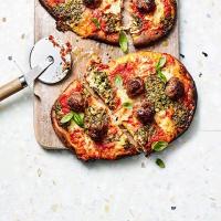 Sausage & pesto pizza image