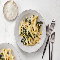 Penne Alfredo with Kale image