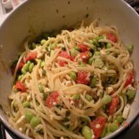 Linguine With Edamame and Tomatoes image