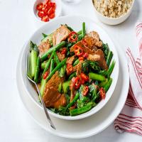 Chicken and Asian greens stir-fry_image
