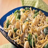 Scallop and Broccoli Linguine with Pesto Cream_image