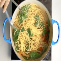 Kale, Tomato, and Lemon Magic One-Pot Spaghetti_image