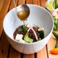 Vietnamese-Style Soup With Broccoli and Quinoa_image