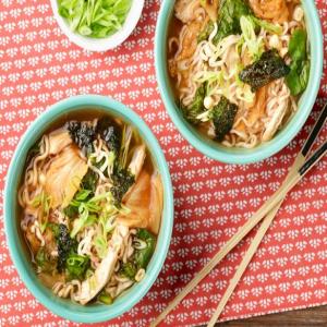 10-Minute Chicken, Corn and Kimchi Ramen_image