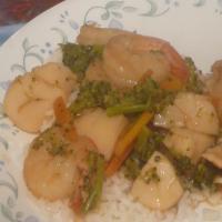 Fast and Easy Scallop Stir Fry for One image