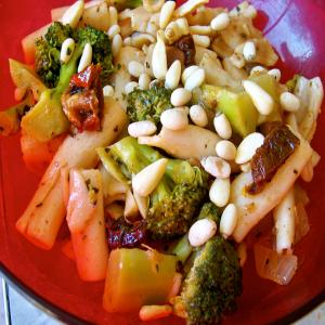 Broccoli Florets With Sun-Dried Tomatoes over Penne! image