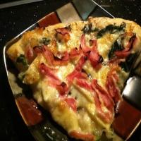 APPLE CHEDDAR SPINACH PIZZA W/HAM RIBBONS_image