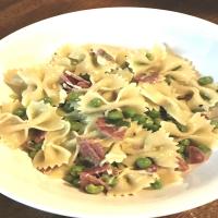 Pasta With Salami and Peas image