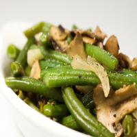 Sauteed Green Beans with Mushrooms and Onions_image