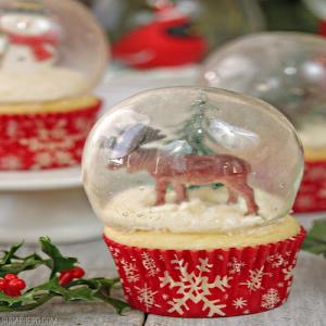 Edible Cupcake Snow Globes_image