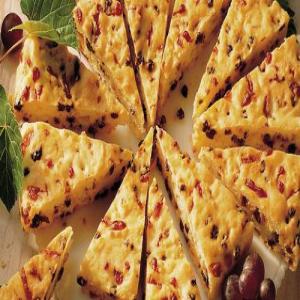 Cheese and Currant Wedges_image