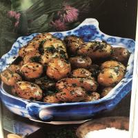Buttered New Potatoes with Parsley, Mint and Chives_image