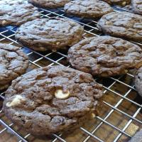 Chewy Triple Chocolate Cookies_image