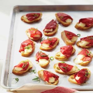 Piquillo Pepper and Cheese Toasts image