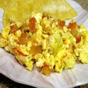 Huevos Pericos (Colombian Scrambled Eggs)_image
