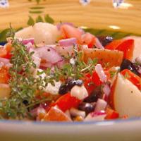 Potatoes with Onions, Olives and Tomatoes_image
