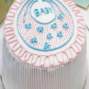 Baby's Bib Cake_image