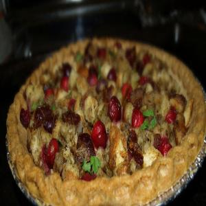 Turkey Leftover Pie with Cranberry-Date Stuffing_image