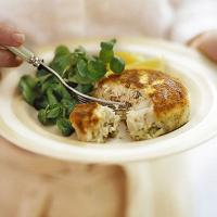 Salmon & dill fish cakes in 4 easy steps image
