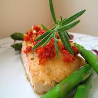 Herbed Salmon Fillets With Sun-Dried Tomato Topping_image