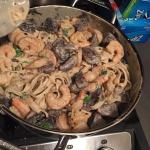 Shrimp and Portobello Mushroom Fettuccine_image